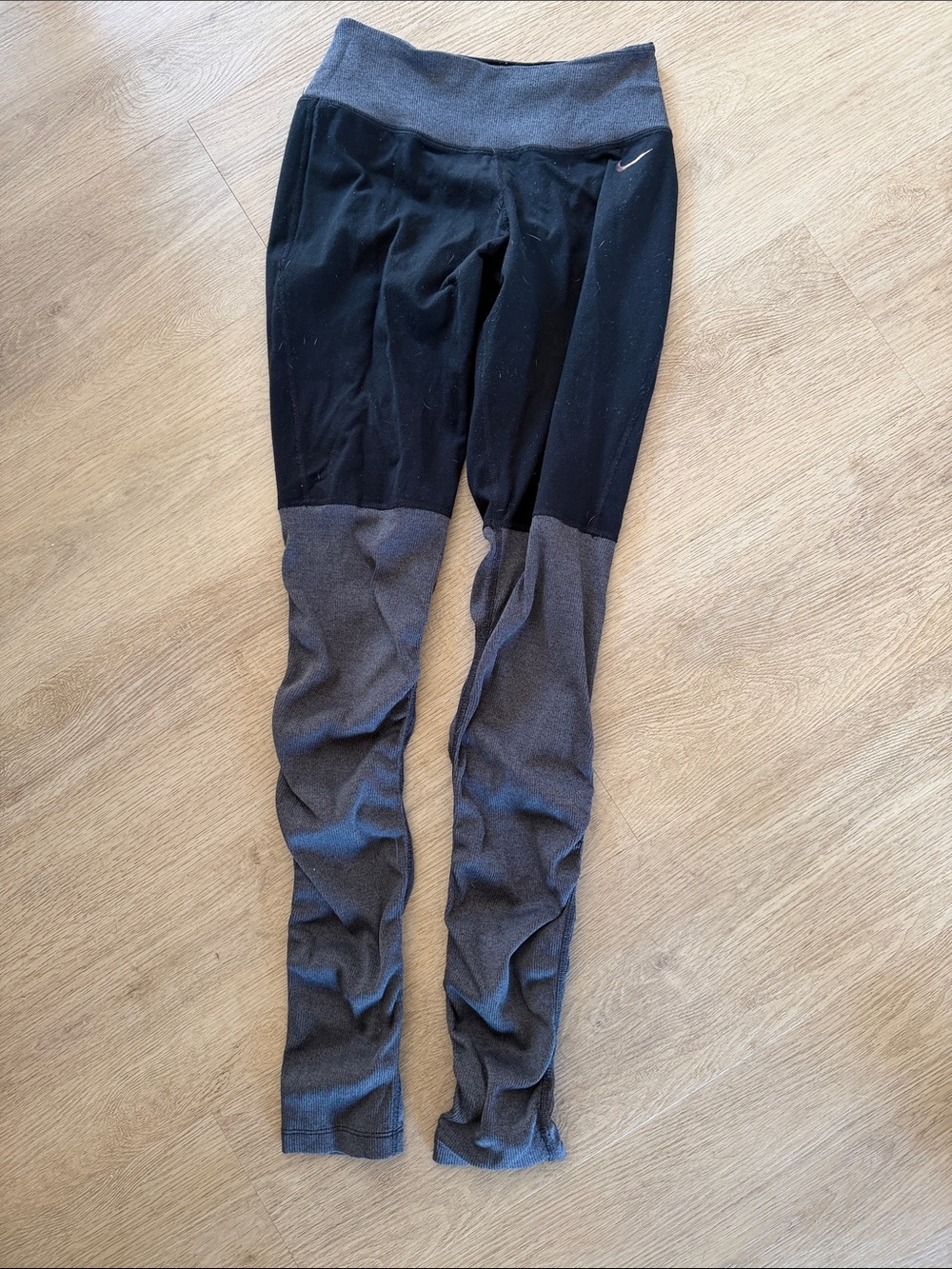 Nike Two-Tone Black and Gray Colorblock Leggings